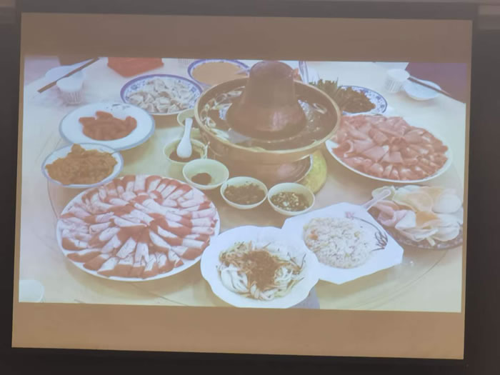 綿陽(yáng)中旅行假日旅行社舉行胡楊林、南疆專列推薦會(huì)
